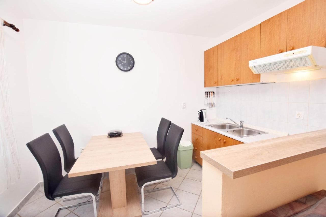 Apartments Keti Нін Екстер'єр фото