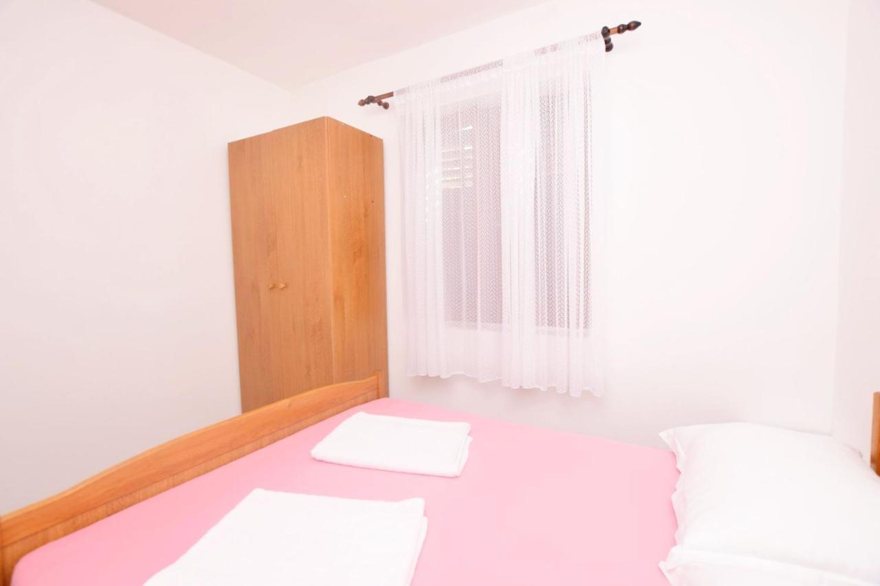 Apartments Keti Нін Екстер'єр фото