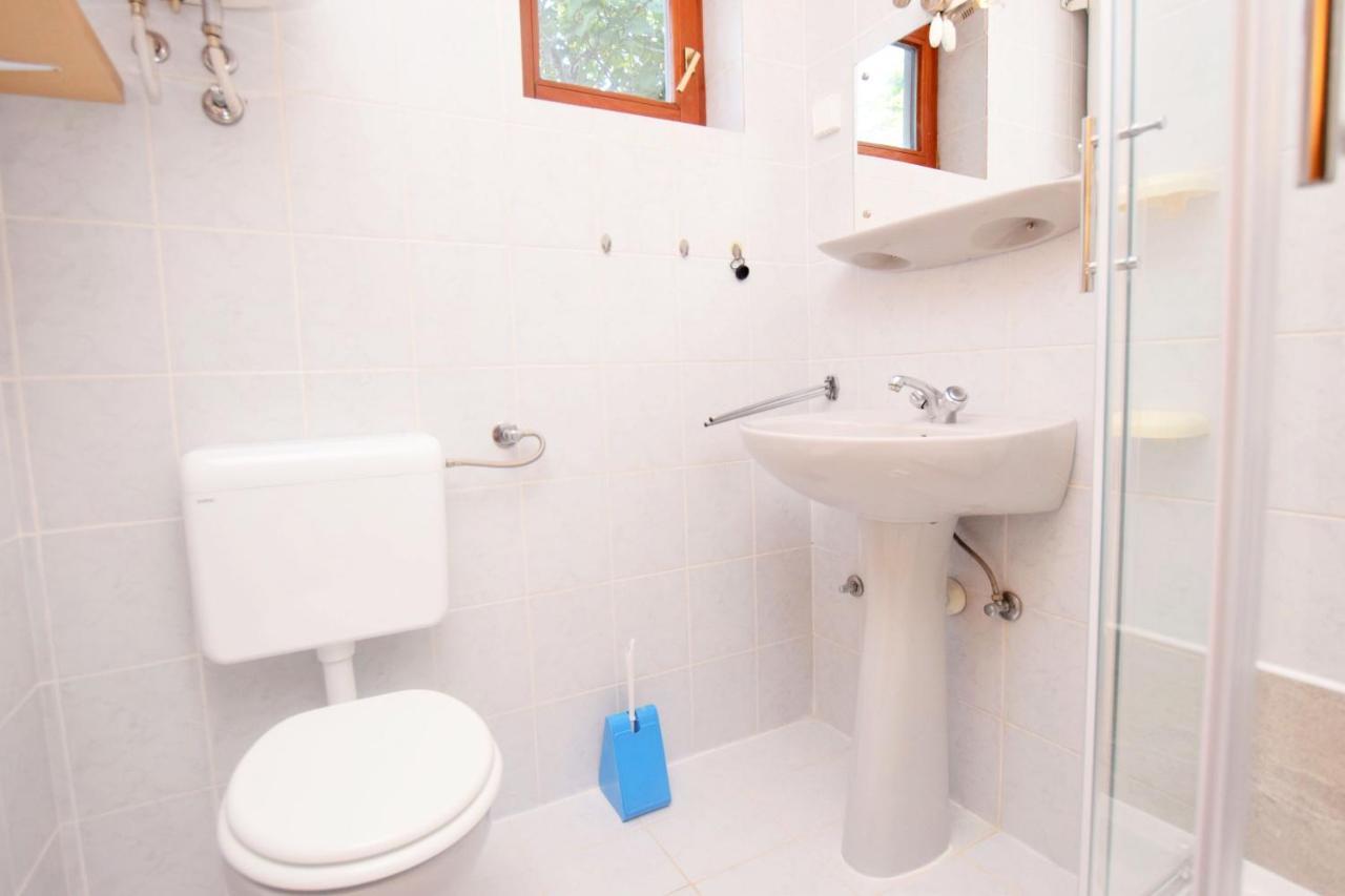 Apartments Keti Нін Екстер'єр фото